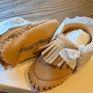 Minnetonka Kids Moccasins in Tan with Fringe